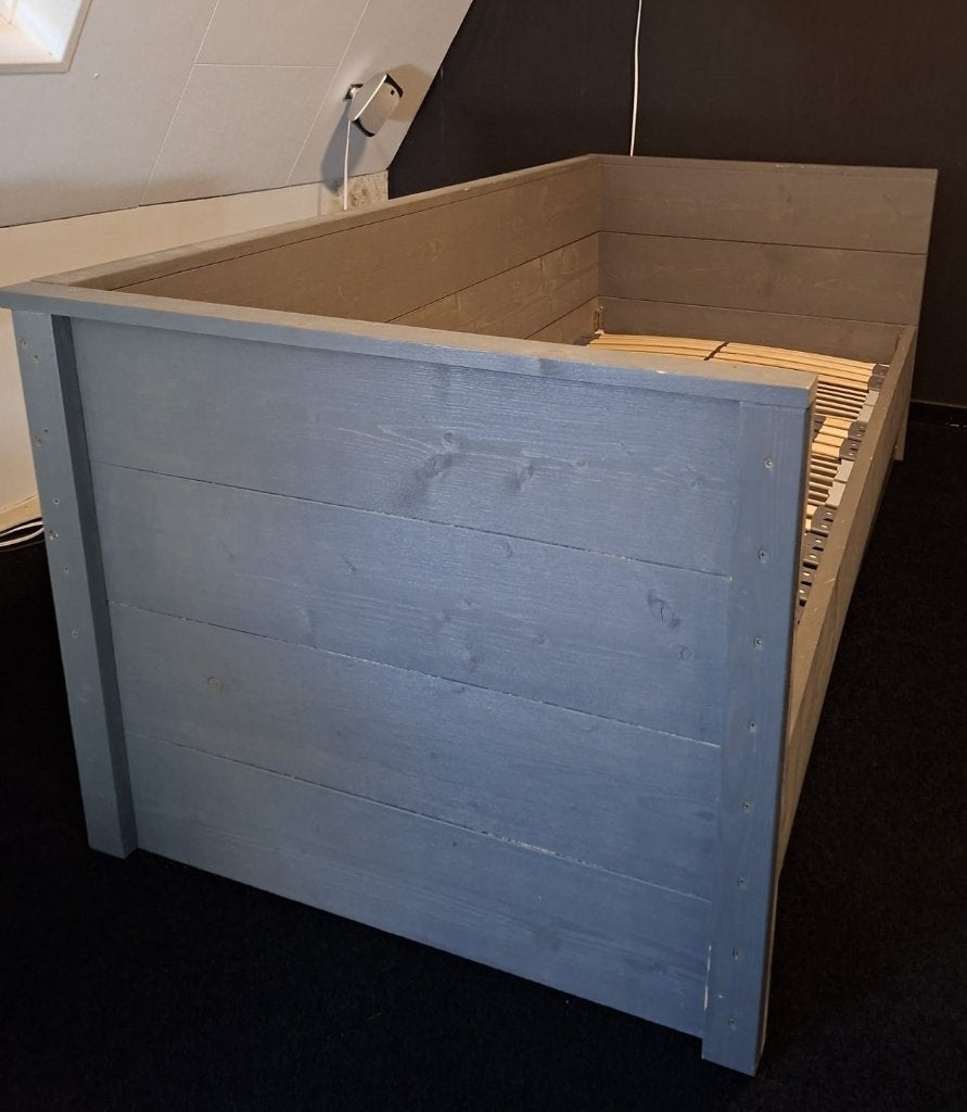 Te koop: stoere greywash bedbank, Ophalen, 85 tot 100 cm, Gebruikt, Lattenbodem