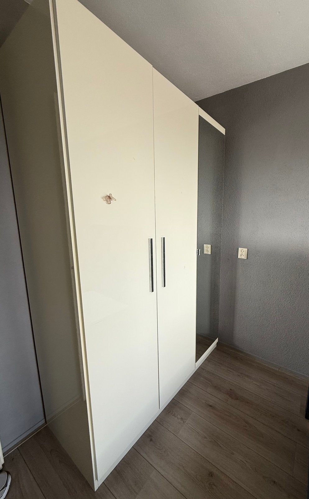 Kledingkast wit met spiegel, Huis en Inrichting, Kasten | Kledingkasten, Ophalen, 100 tot 150 cm, Zo goed als nieuw, 150 tot 200 cm