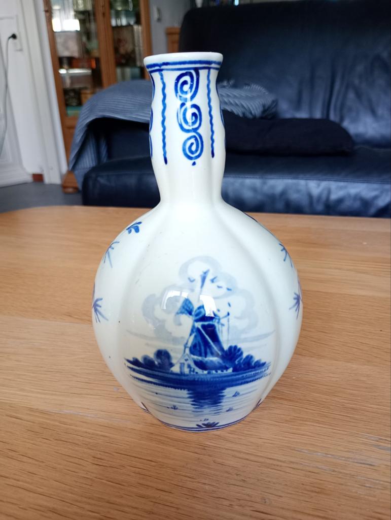 Antieke Delft Blauw P. Hoppe Likeurfles - Holland, Antiek en Kunst, Antiek | Vazen, Ophalen of Verzenden