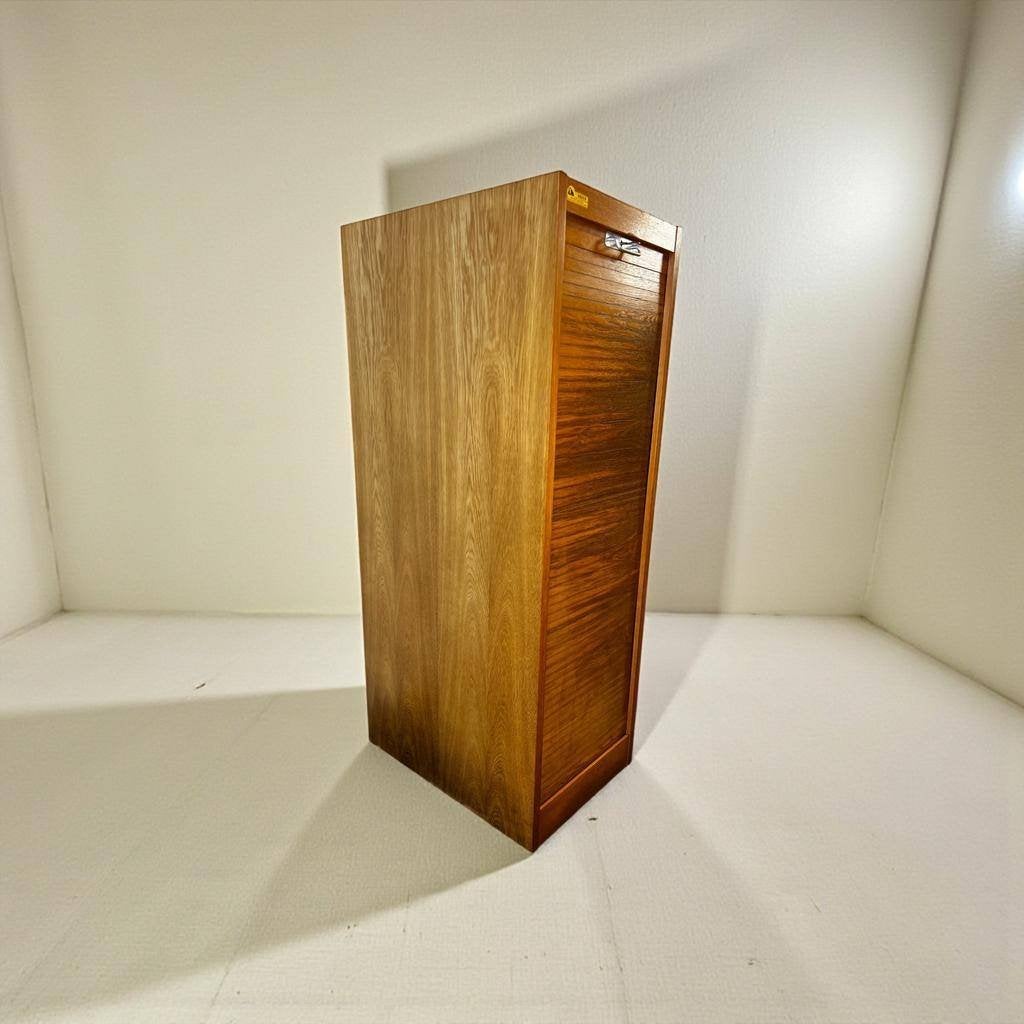Vintage roldeurkast / archiefkast met hangers voor dossiers, Huis en Inrichting, Kasten | Roldeurkasten en Archiefkasten, Ophalen