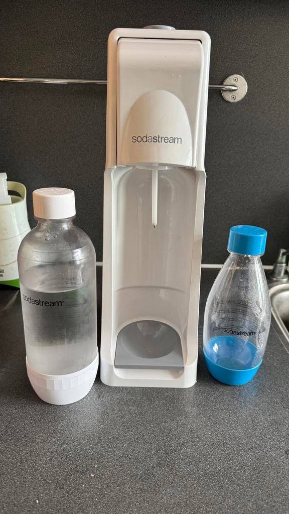 Sodastream met 1L en 0,5L fles, inclusief CO2 cilinder, Witgoed en Apparatuur, Ophalen, Gebruikt
