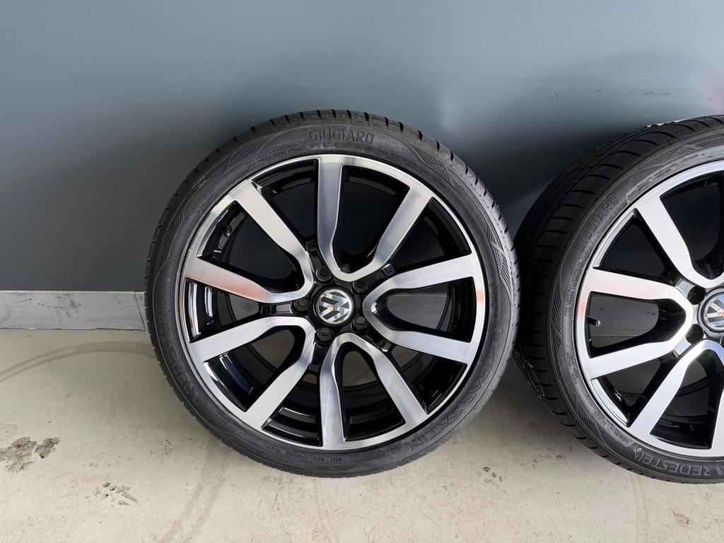 Vw Golf GTE 18 inch Serron velgen 5x112 Orig. Nieuwe Banden, Ophalen of Verzenden