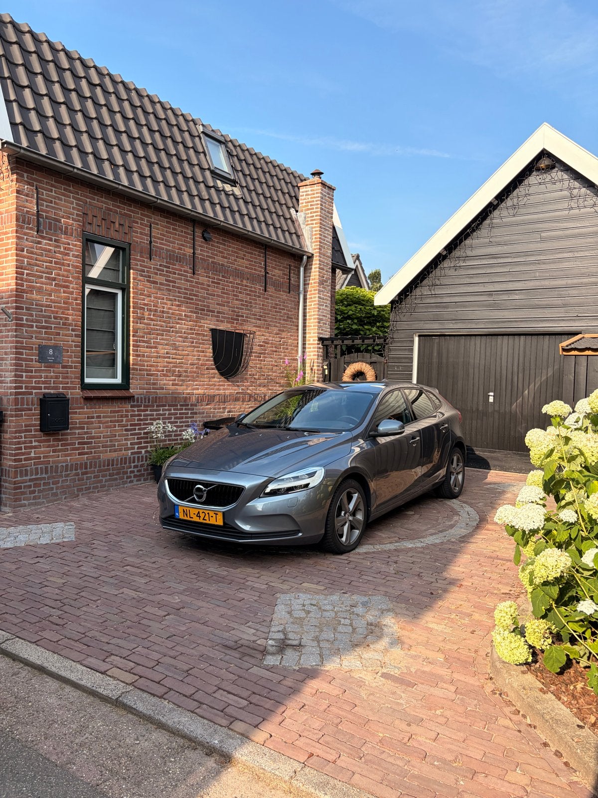 Volvo V40 2.0 T3 2017, Voorwielaandrijving, 4 cilinders, Handgeschakeld, 152 pk