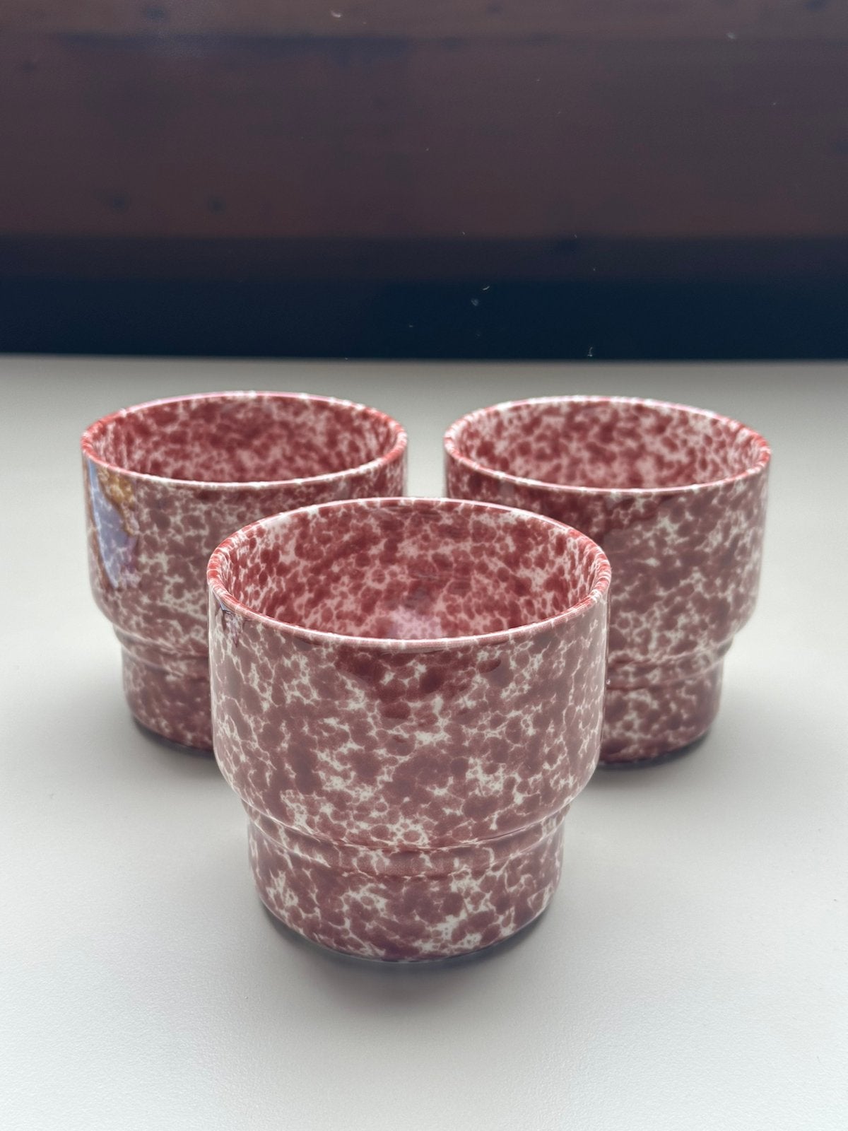 Drie nieuwe kopjes Hema servies bordeauxrood wit 350 ml, Nieuw, Ophalen of Verzenden, Overige stijlen, Kop(pen) en/of Schotel(s)