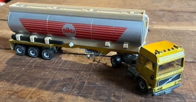 Siku Volvo Globetrotter Tankwagen, Ophalen of Verzenden, Gebruikt, Bus of Vrachtwagen, SIKU