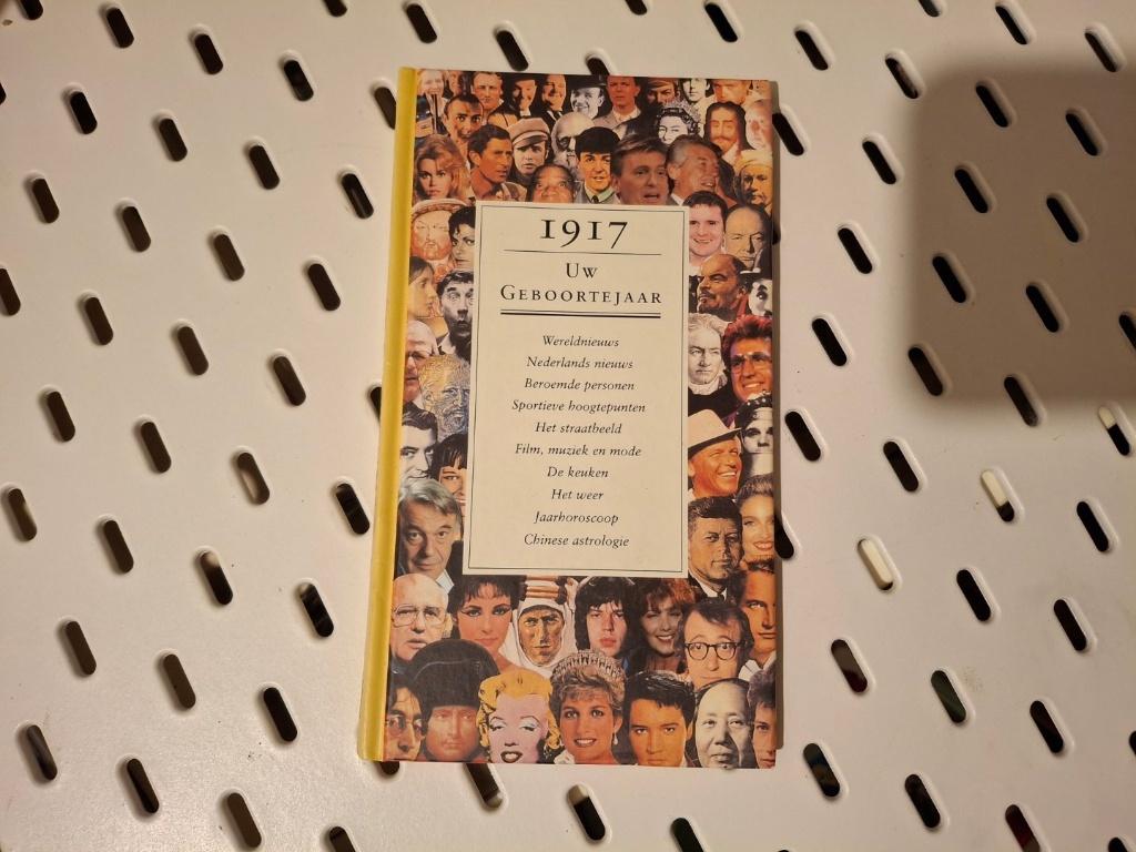 Uw geboortejaar boek en dvd: 1917, 1927, 1931, 1939, 1939, Boeken, Verzenden, Zo goed als nieuw, Europa