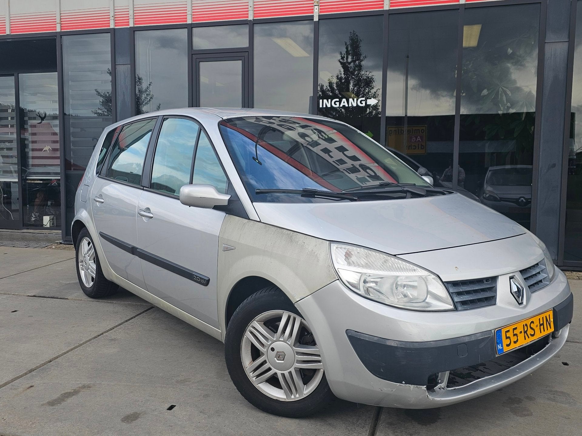Renault Grand Scénic 2.0-16V Expression Comfort - Automaat, Auto's, 1998 cc, Zwart, 4 cilinders, Lichtsensor