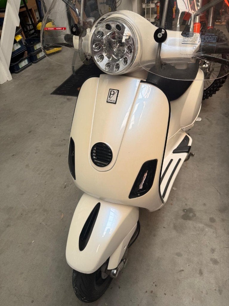 Vespa LX 50 4-takt uit 2011 is met slechts 14.000 km, Fietsen en Brommers, Scooters | Vespa, Ophalen, Gebruikt, Maximaal 45 km/u