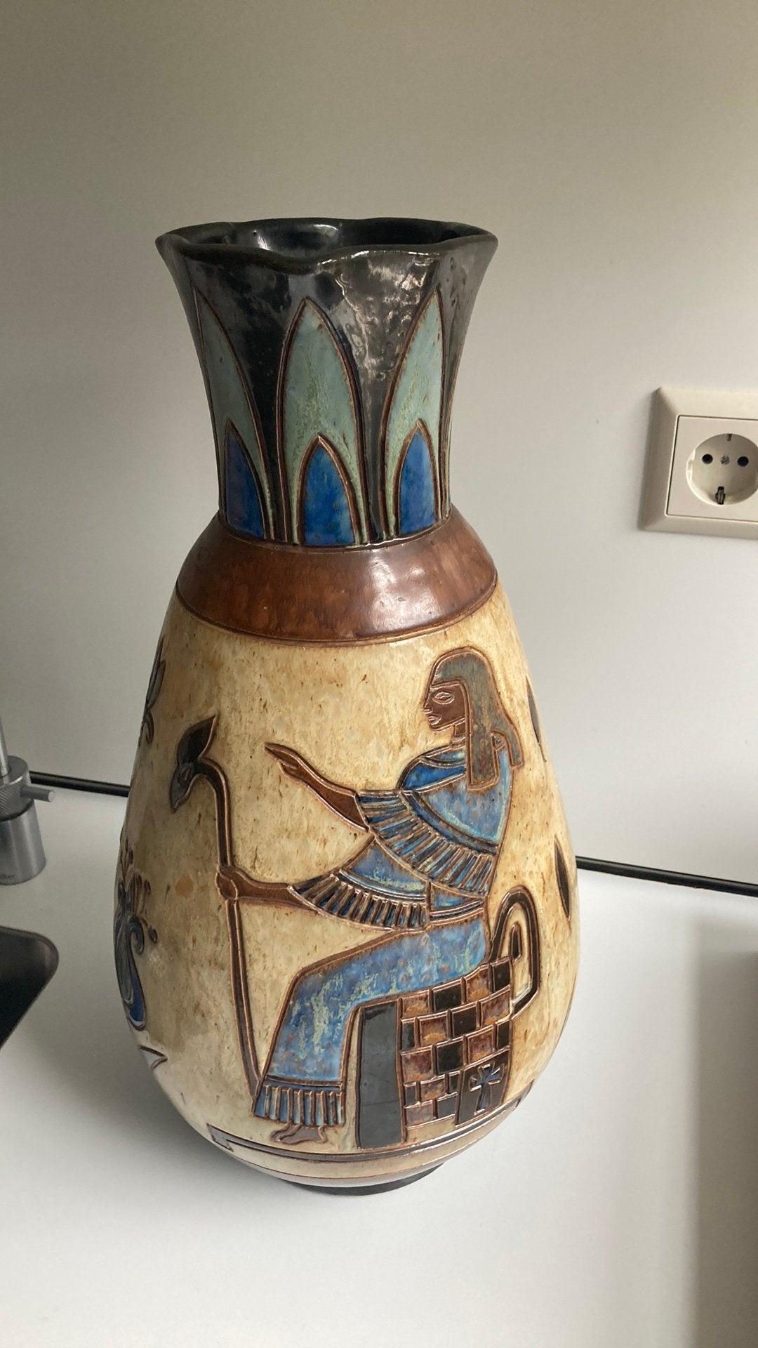 Dubois België Art-Deco Egyptische Revival Vaas 44 cm, Ophalen of Verzenden