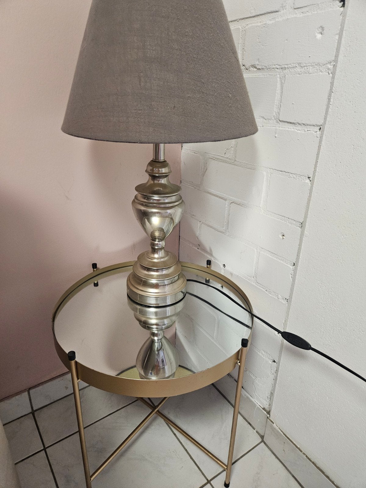 Goud tafeltje met spiegel, Huis en Inrichting, Lampen | Tafellampen, Ophalen of Verzenden
