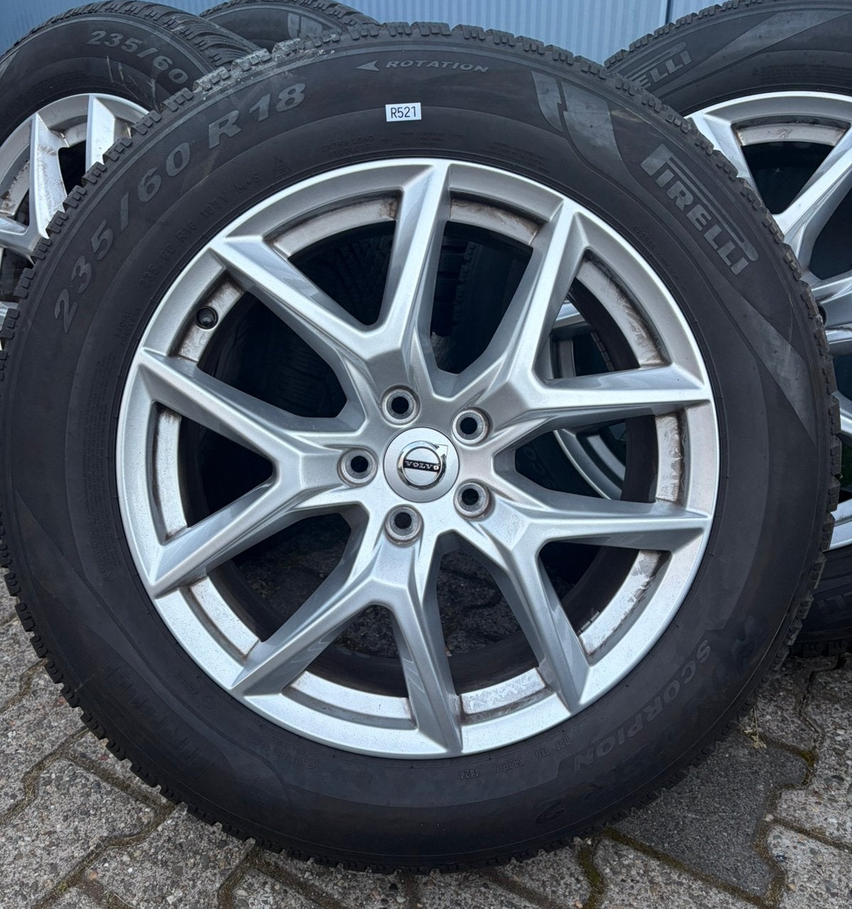 18” Originele Volvo XC60 Velgen + Winterbanden, Auto-onderdelen, Banden en Velgen, 18 inch, Banden en Velgen, 235 mm, Winterbanden