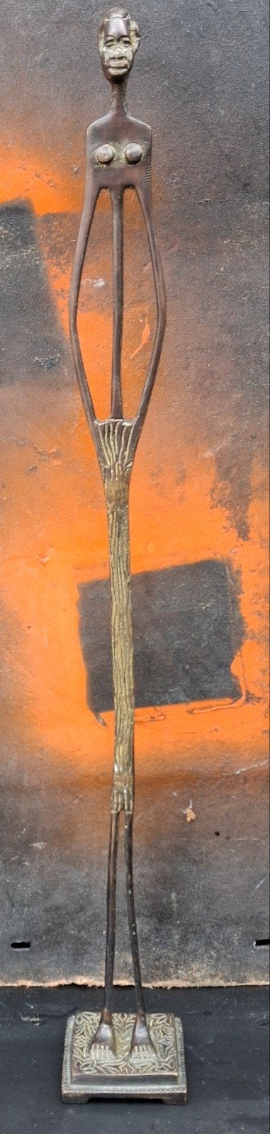 Geabstraheerde dame. Brons. Afrika. 60 cm. *Zie tekst, Ophalen, Afrika, Goud, Handgemaakt