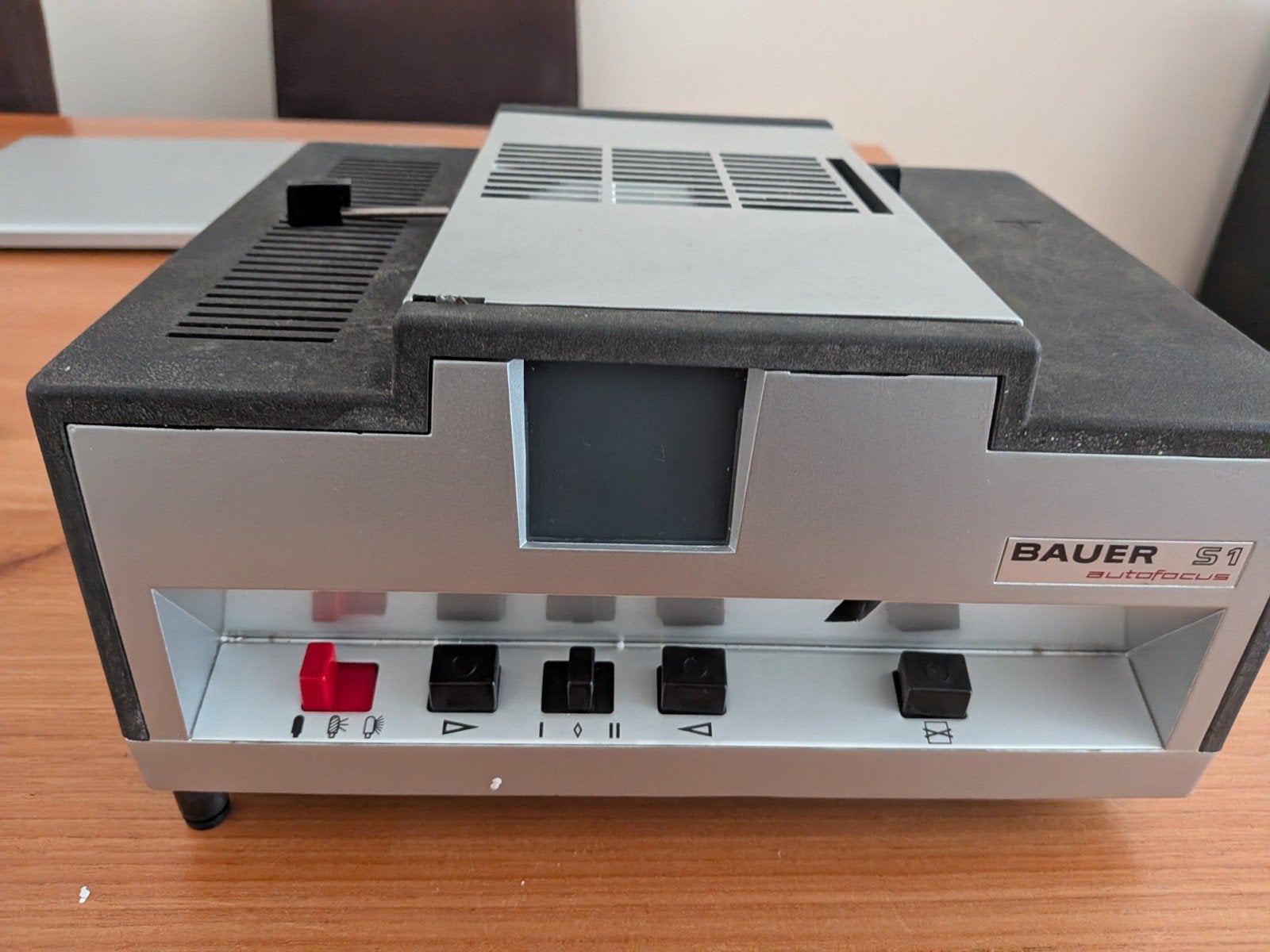 Bauer S1 dia projector compleet met tafel en scherm, Ophalen, Gebruikt, Met scherm
