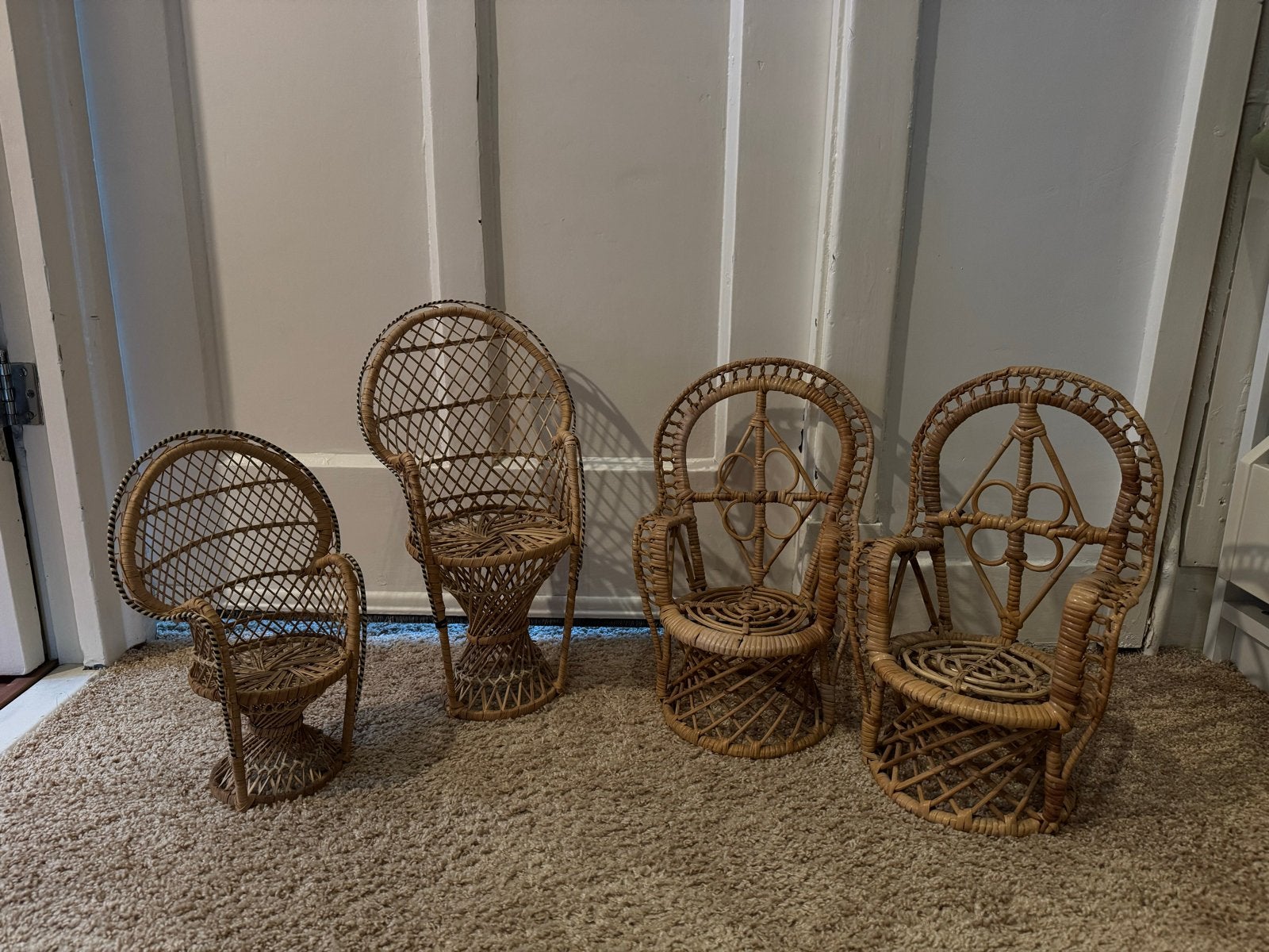 Set van 4 vintage rotan poppenstoeltjes, Ophalen of Verzenden, Gebruikt, Overige typen
