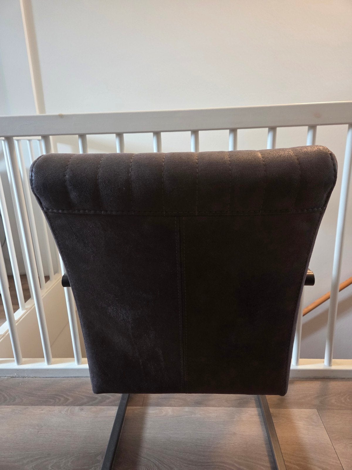 4x Moderne donkergrijze eetkamerstoel met armleuningen, Huis en Inrichting, Stoelen, Ophalen, Zo goed als nieuw, Modern industrieel