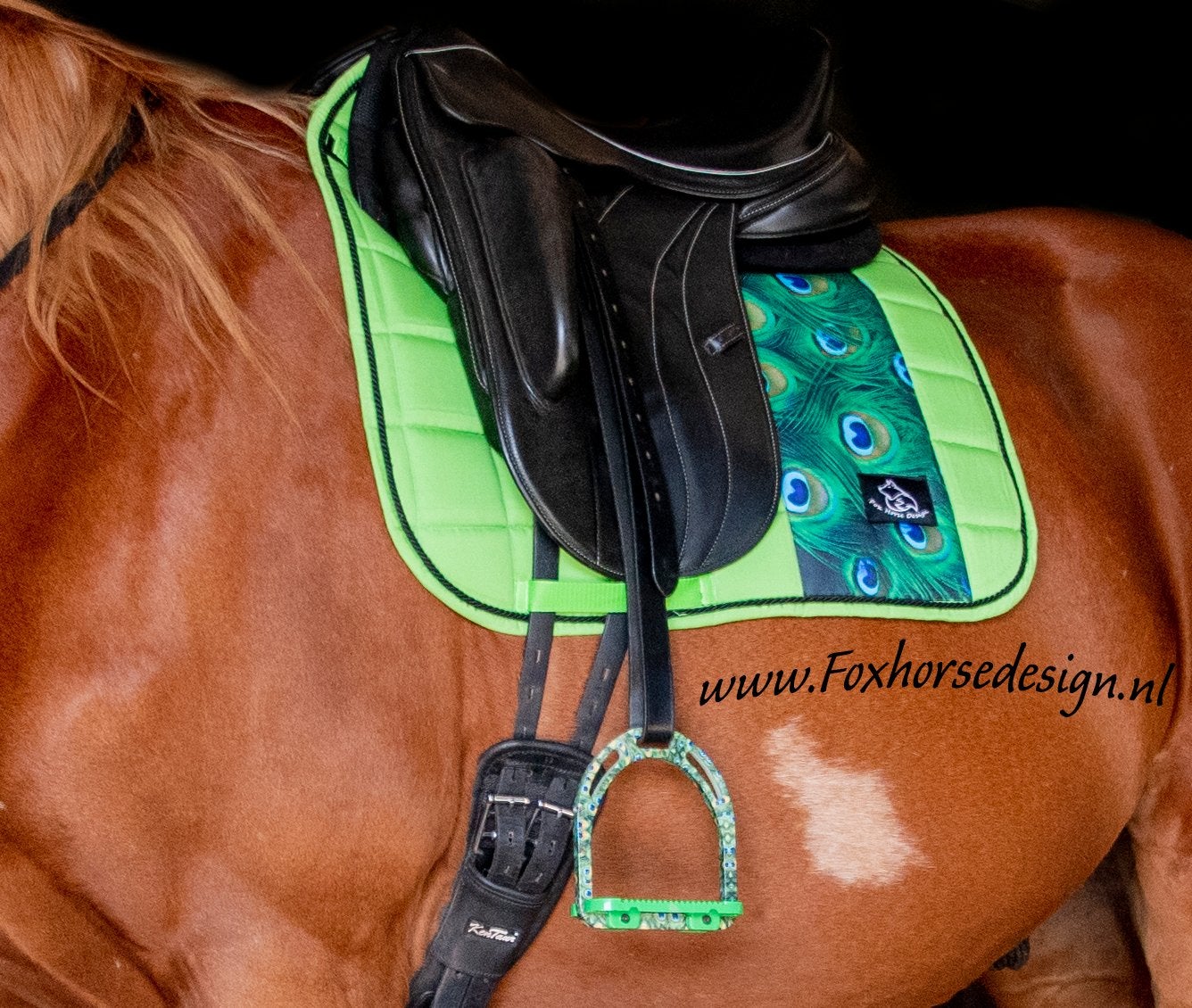 Nieuw! Dressuur dekje pauw pony, Pony (P), Ophalen of Verzenden, Nieuw, Dressuurdekje