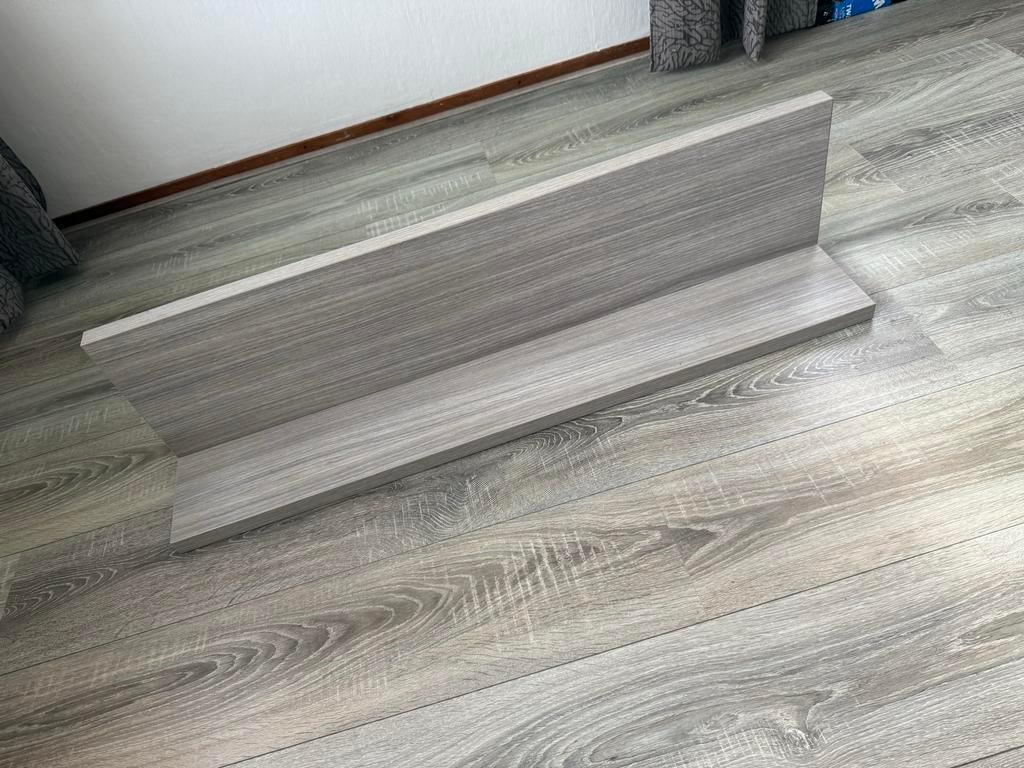 Wandplank Greywash - Nieuwstaat, Ophalen, Zo goed als nieuw