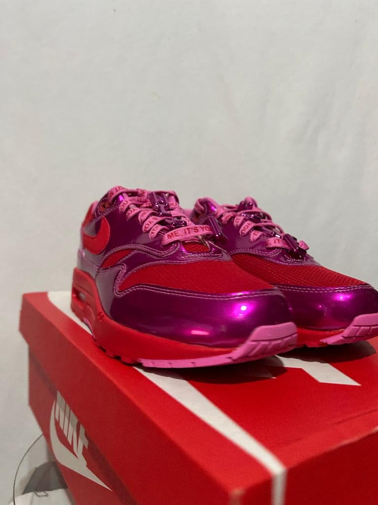 NIEUW IN DOOS! Maat 42 - Nike Air Max 1 Valentine's Day Pink, Kleding | Dames, Schoenen, Verzenden, Nike, Nieuw, Sneakers of Gympen