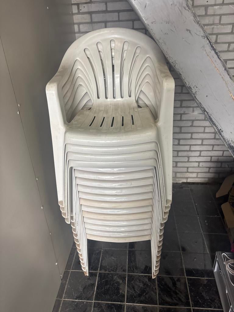 Stapelbare kunststof tuinstoelen, Ophalen, Gebruikt, Kunststof, Stapelbaar