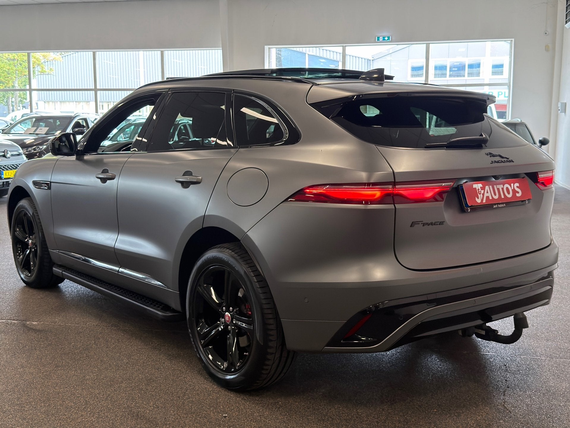 Jaguar F-PACE 2.0 P400e PHEV| NAVIGATEI\CAMERA| LEDER | PANO, Auto's, Automaat, Gebruikt, 4 cilinders, Bedrijf