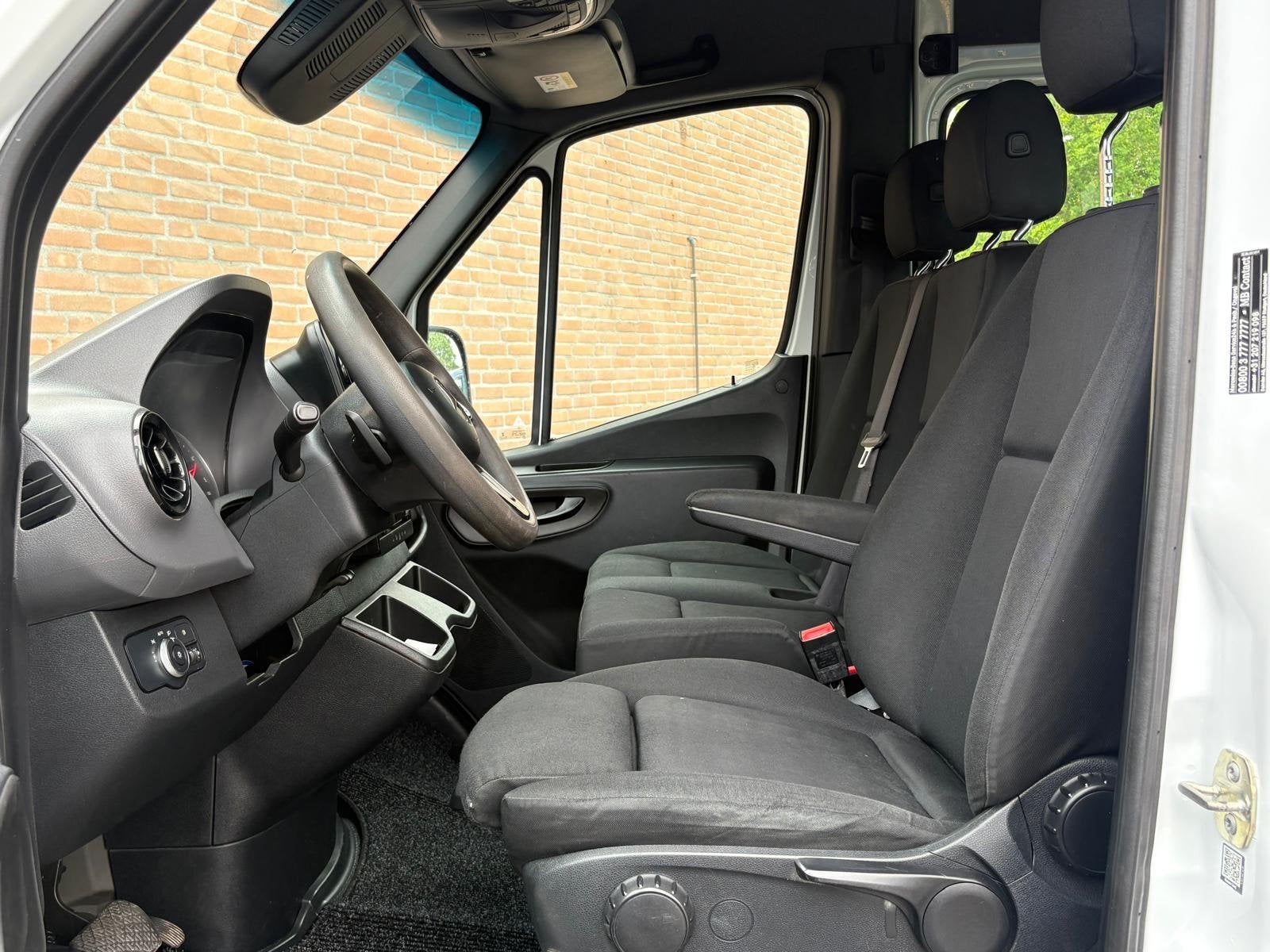 Foto 6 van Mercedes-Benz Sprinter 316CDI 164PK L2H2 Dubbelcabine / 7G-T