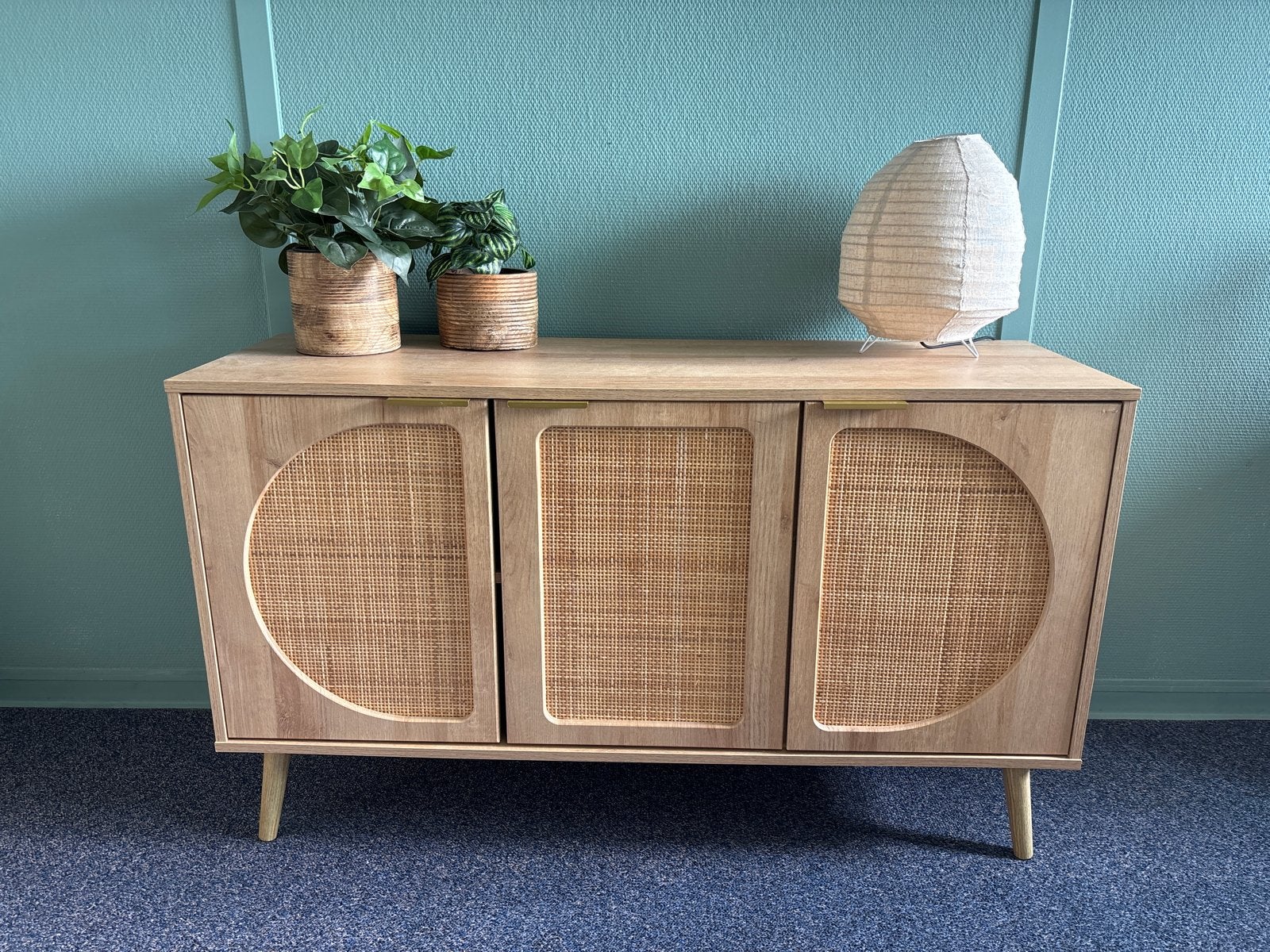 Sweeek Eva dressoir kast met rotan details, 100 tot 150 cm, Ophalen of Verzenden, Zo goed als nieuw, 25 tot 50 cm
