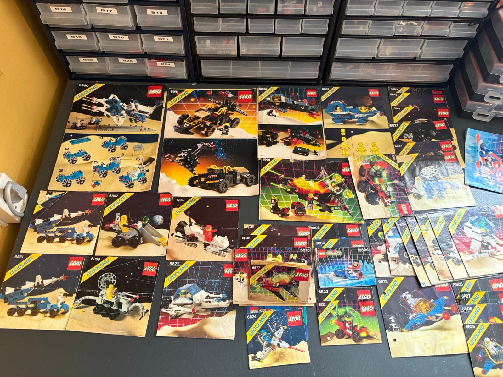 Partij lego classic space boekjes, Kinderen en Baby's, Lego, Lego, Ophalen of Verzenden, Zo goed als nieuw