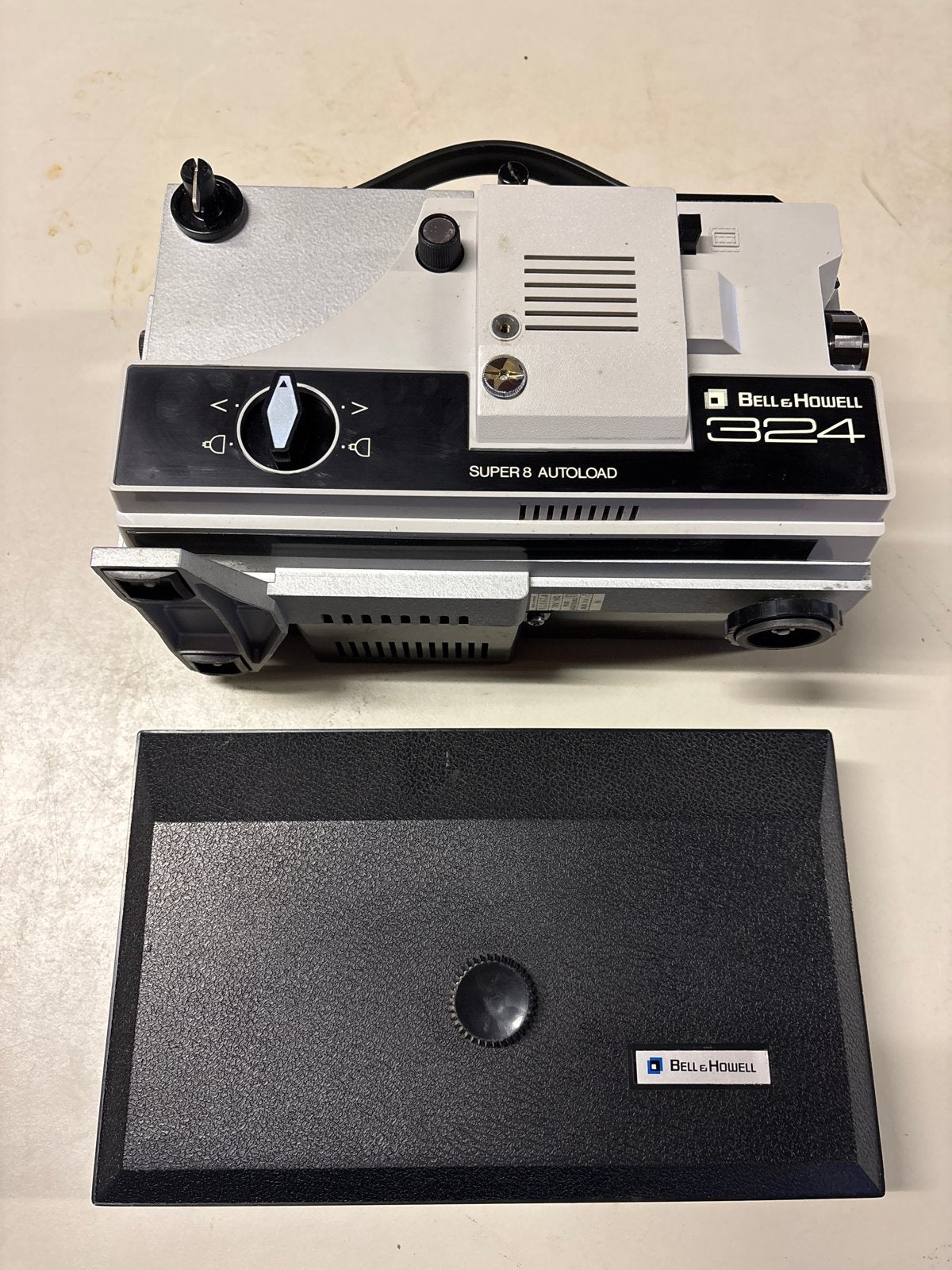 Bell & Howell 324 Super 8 Autoload projector - Werking onbek, Ophalen, Niet werkend