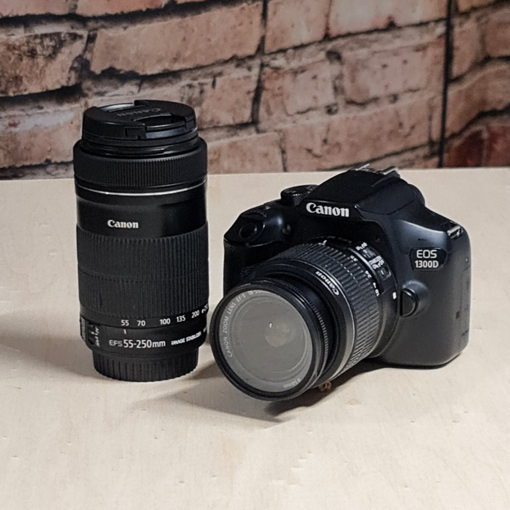 Canon EOS 1300D + 18-55 + 55-250, Gebruikt, Spiegelreflex, Canon, Ophalen of Verzenden