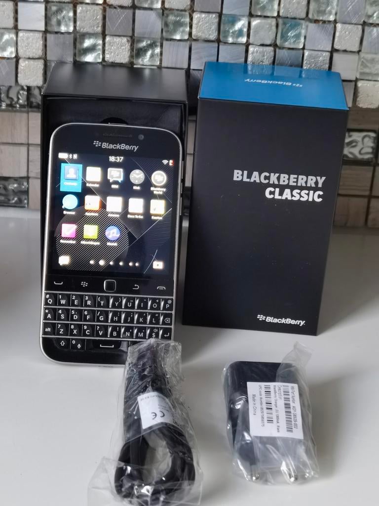 Nieuw Blackberry classic Q20 met oplader.  Simlock vrij en a, Ophalen, Nieuw