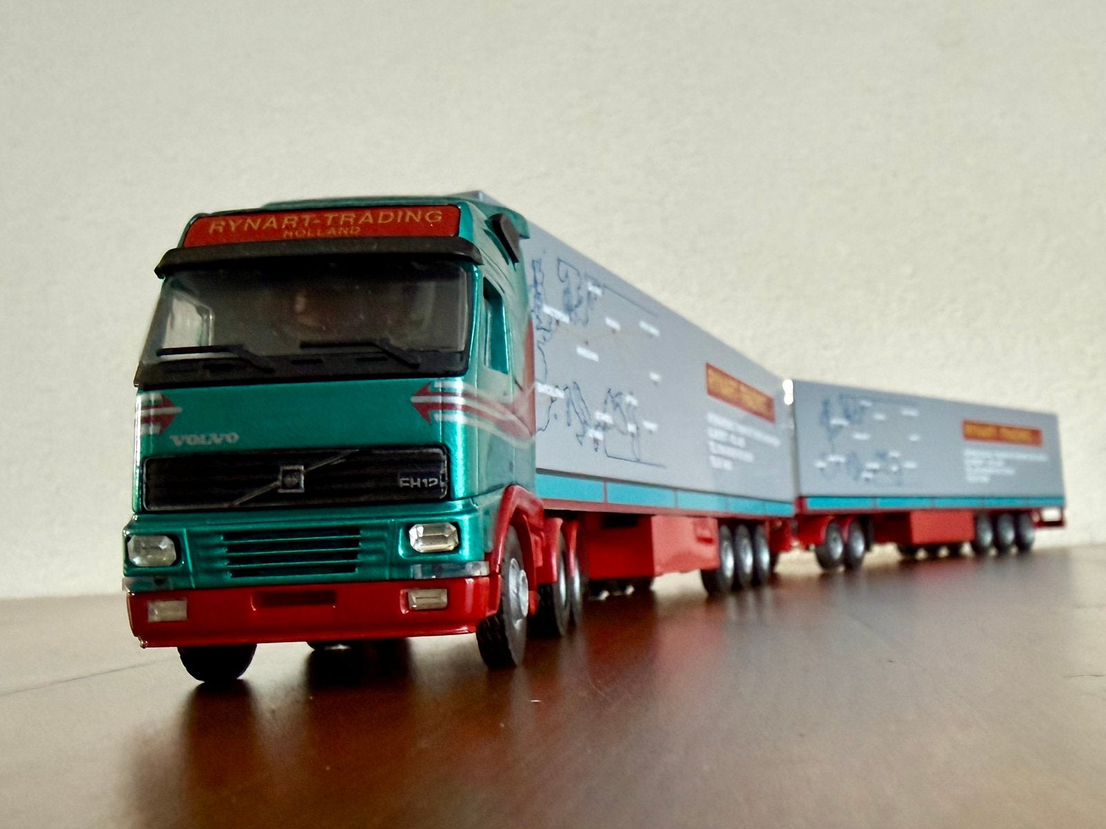 Tema Toys:Rynart Trading Volvo FH ROADTRAIN (geen Tekno), Ophalen of Verzenden, Zo goed als nieuw, Bus of Vrachtwagen, Tekno