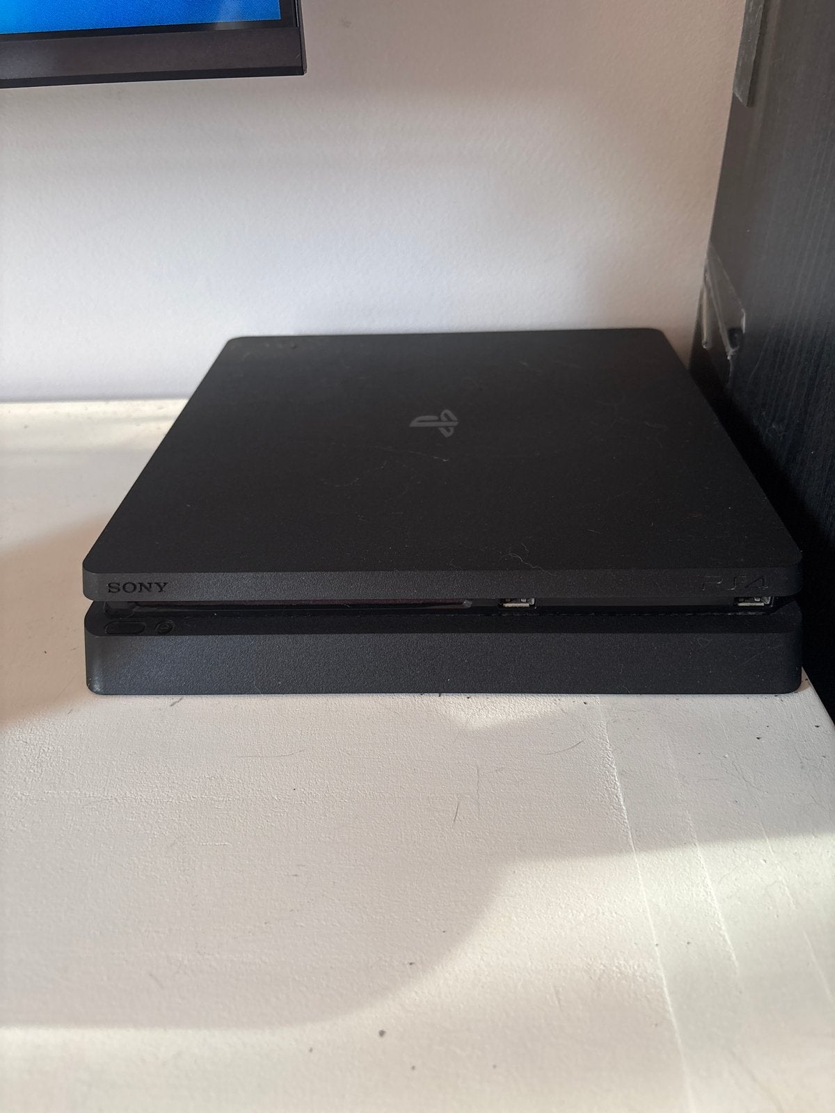 PS4 Slim met 3 controllers, 4 games en alle kabels, Ophalen, Gebruikt