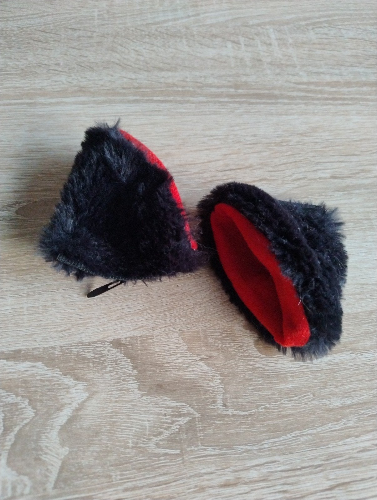 Zwarte kattenoortjes met rode binnenkant - haarspelden, Ophalen, Zo goed als nieuw