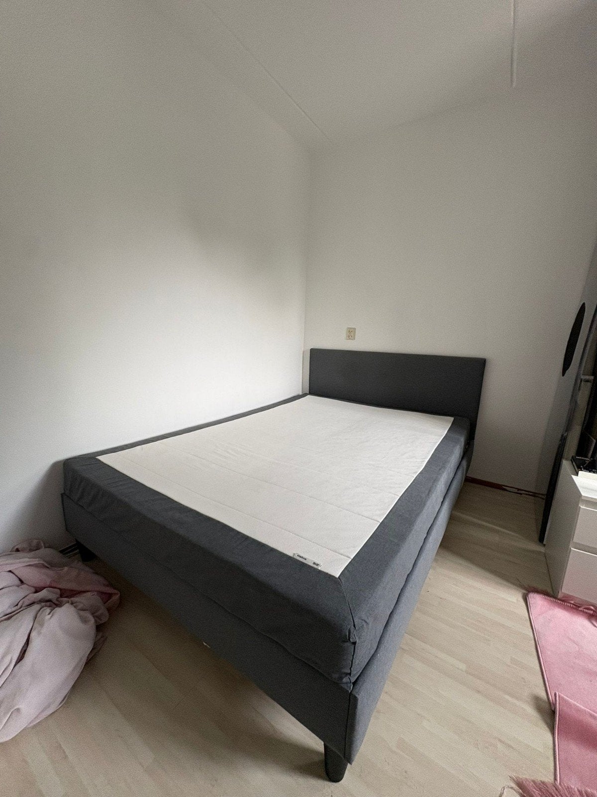 IKEA SÄBÖVIK Boxspringbed 140x200 cm - Grijs, Huis en Inrichting, Slaapkamer | Bedden, Ophalen, Gebruikt, Tweepersoons, 140 cm