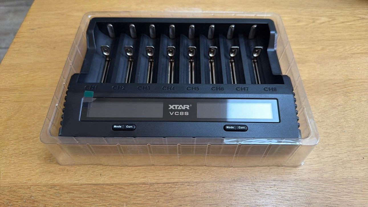 XTAR VC8S Smart Speedy Li-ion & Ni-MH Batterijlader, Audio, Tv en Foto, Accu's en Batterijen, Ophalen of Verzenden, Nieuw