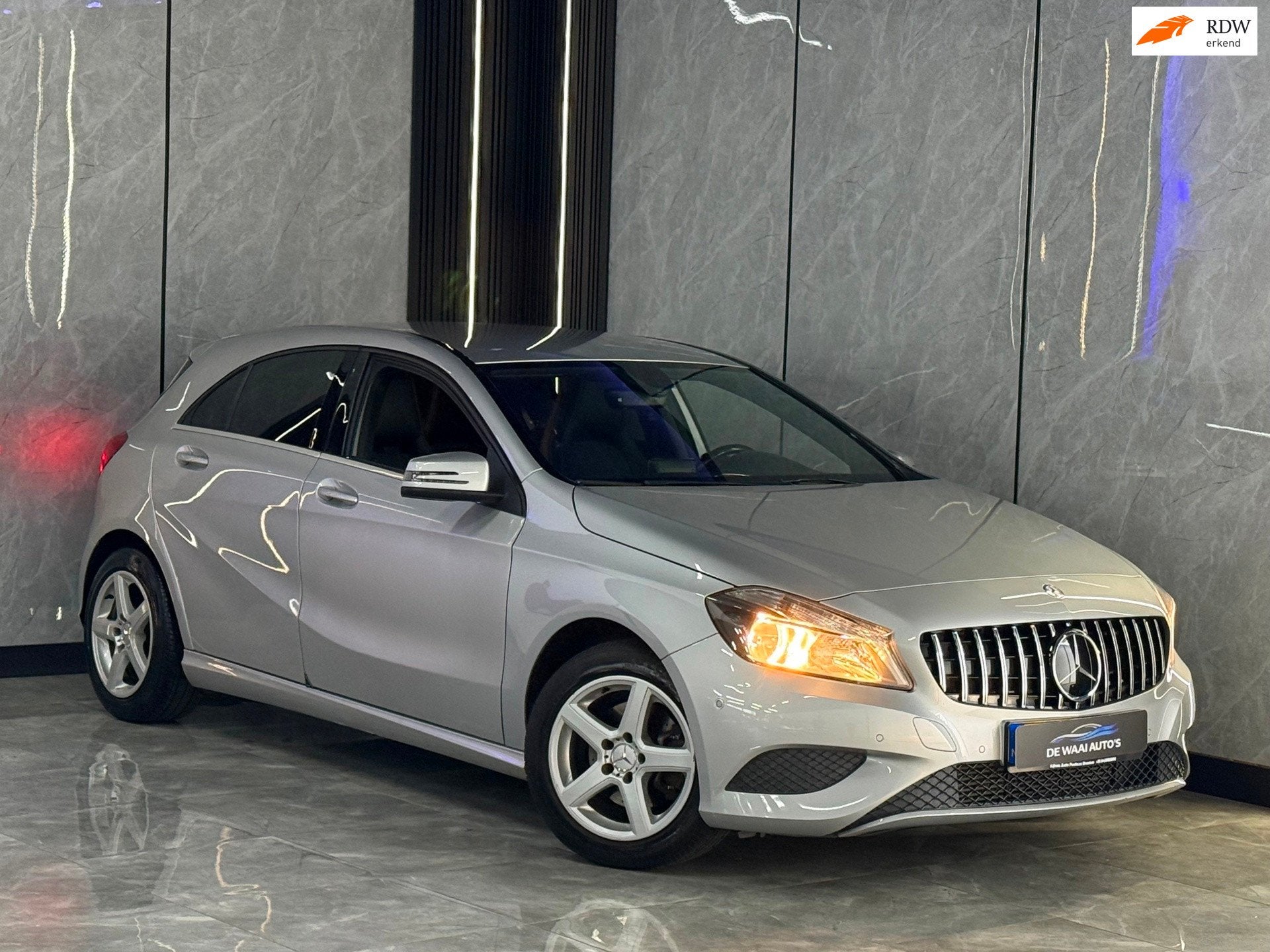 Mercedes-Benz A-klasse 180 Prestige |Automaat|Stoelverw|half, Auto's, Gebruikt, 4 cilinders, 122 pk, Start-stop-systeem