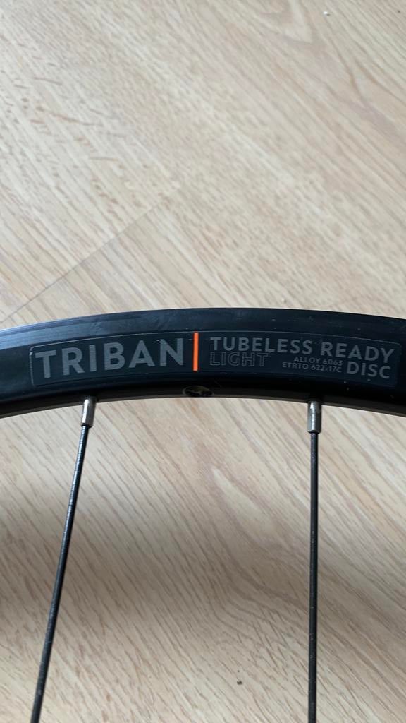 Wielset 28” Triban 622x17c Light Disk (Tubeless Ready), Fietsen en Brommers, Wiel, Gebruikt, Ophalen of Verzenden, Gravelbike
