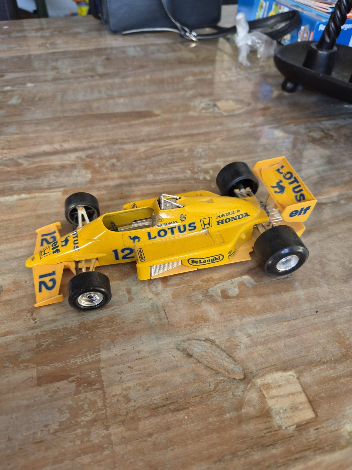 Lotus F1 Modelauto - Geel - Schaalmodel, Gebruikt, 1:50 of kleiner, Auto, Ophalen