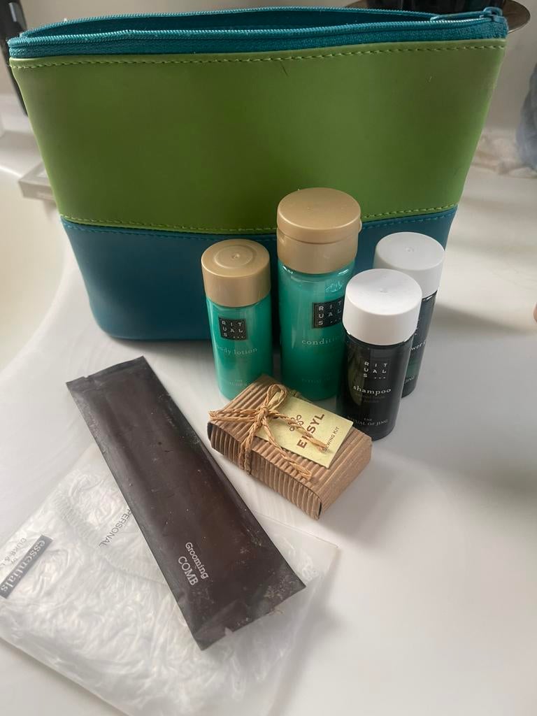Toilettas gevuld met rituels producten, Ophalen of Verzenden, Nieuw, Gehele gezicht, Overige typen