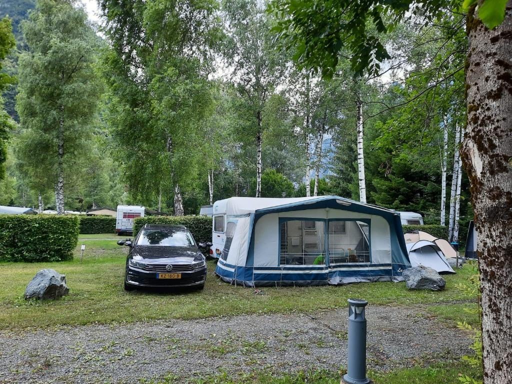 Eifelland Holiday 5403 caravan - Compleet en instapklaar, Rondzit, Omvormbare zithoek, 750 - 1000 kg, 5 tot 6 meter