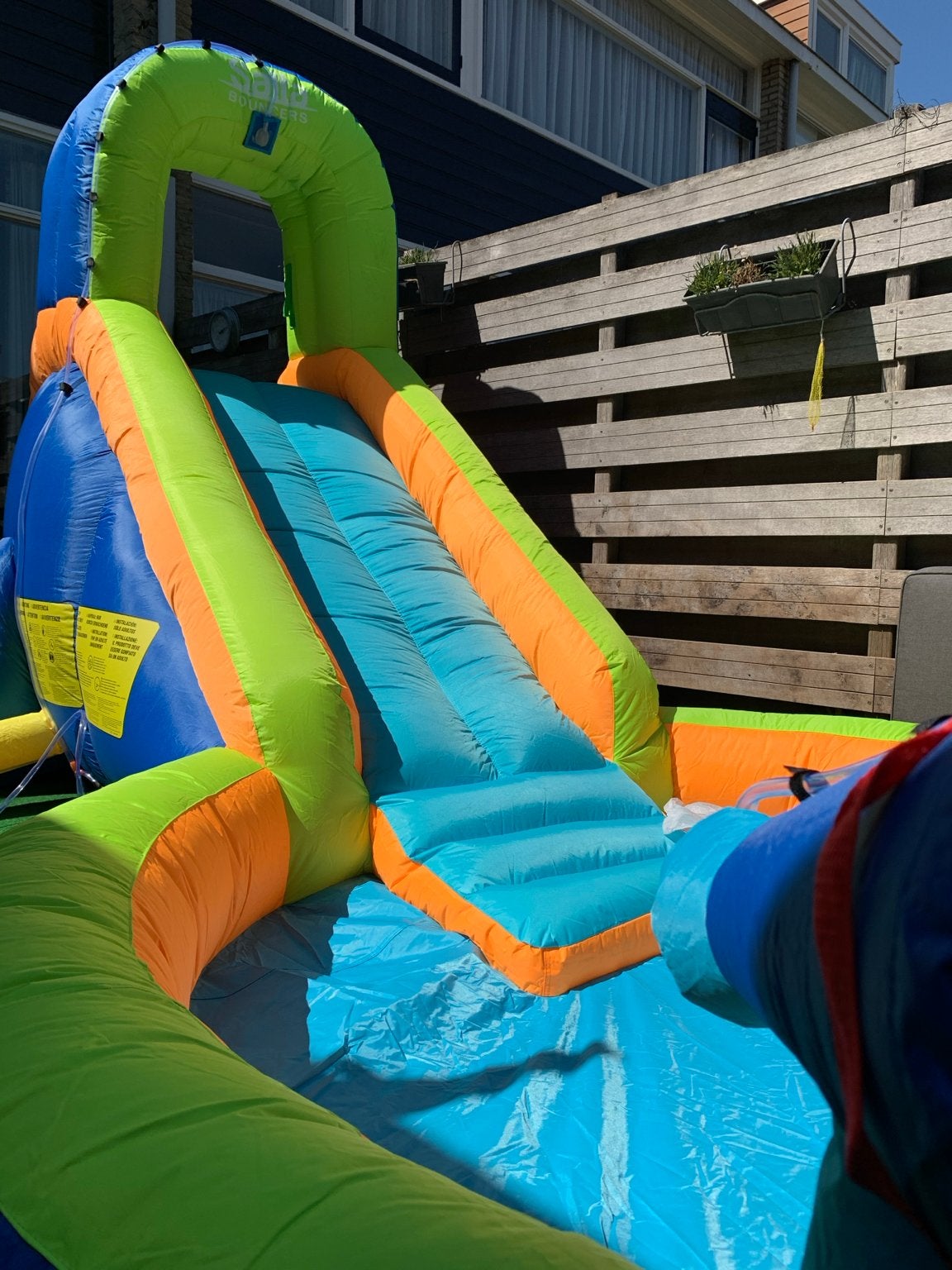 Salta Slide & Splash waterglijbaan met zwembad en waterkanon, Ophalen, Zo goed als nieuw