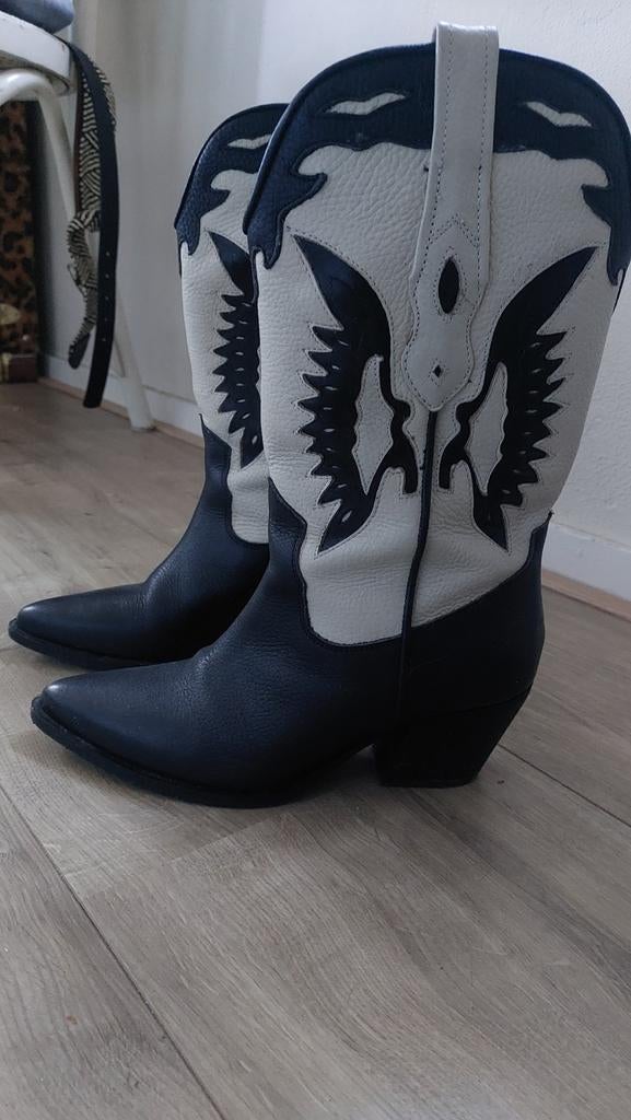 Cowboylaarzen zwart-wit met adelaarsdesign, Kleding | Dames, Schoenen, Ophalen of Verzenden, Zo goed als nieuw, Zwart, Lage of Enkellaarzen