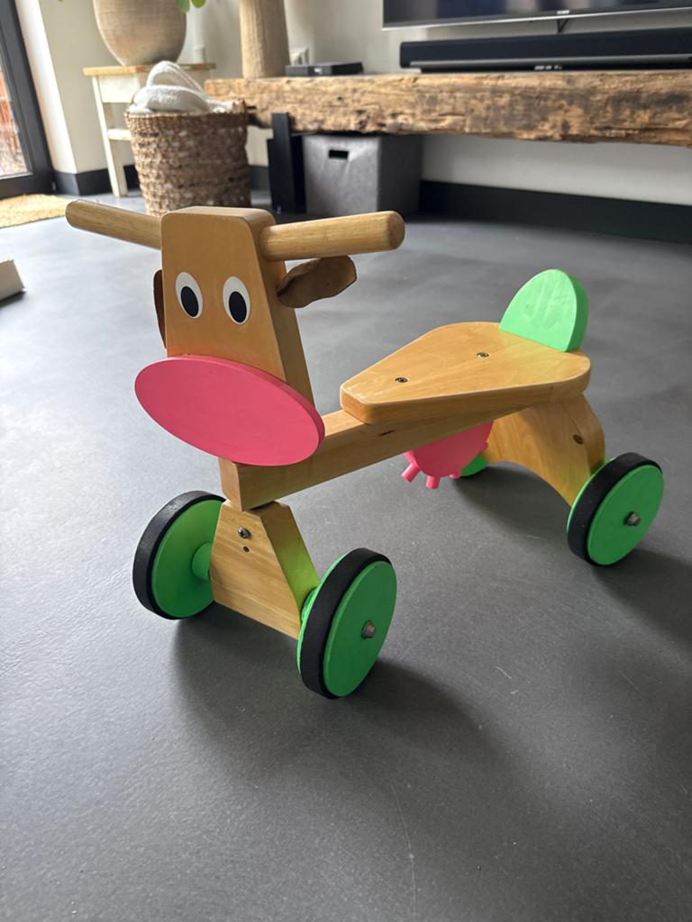 Houten loopfiets koe - Leuk en duurzaam speelgoed!, Kinderen en Baby's, Speelgoed | Houten speelgoed, Ophalen, Gebruikt, Rij- of Hobbelspeelgoed