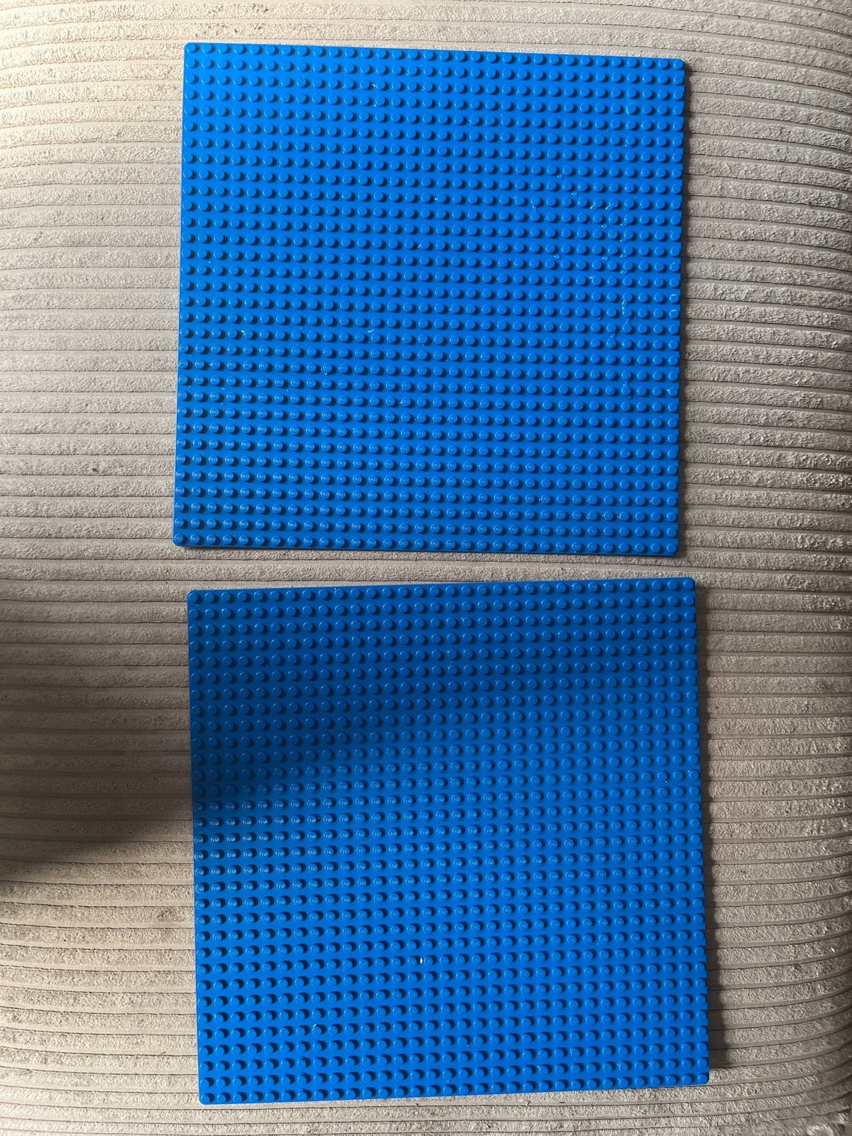 2x Blauwe LEGO bouwplaten 32x32 noppen, Ophalen of Verzenden, Gebruikt, Grondplaat, Lego