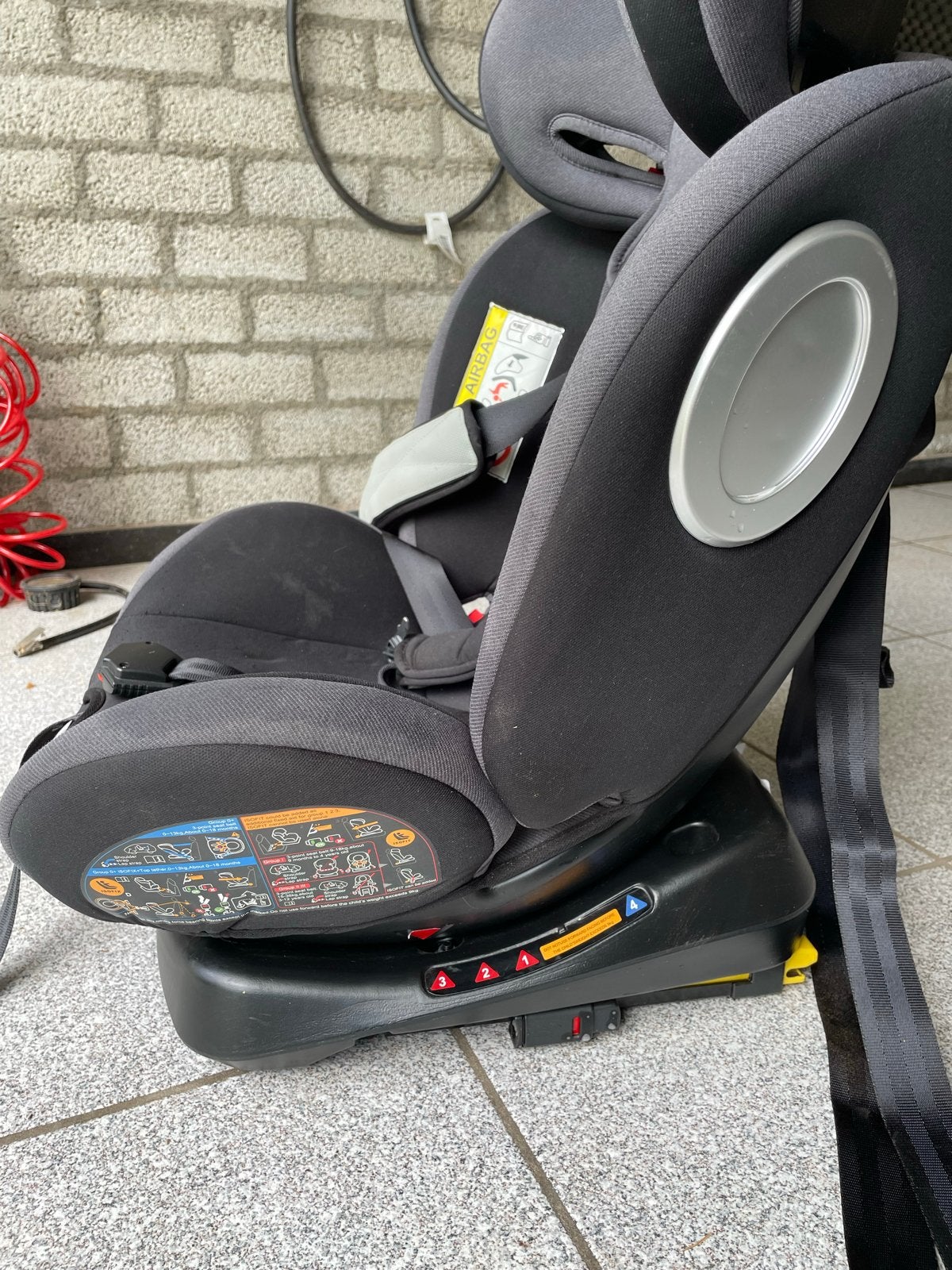 Novi autostoel - Groep 0+/1/2/3 (0-36 kg), Kinderen en Baby's, Autostoeltjes, Overige merken, Autogordel of Isofix, Gebruikt, Verstelbare rugleuning