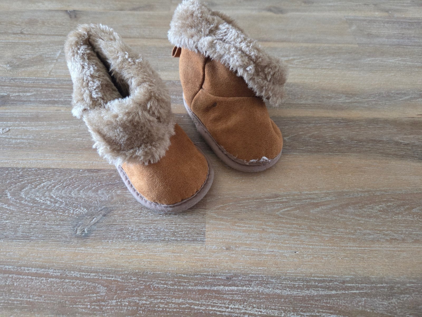 Warme baby laarsjes/slofjes, Jongetje of Meisje, Laarsjes, Ophalen of Verzenden, Zo goed als nieuw