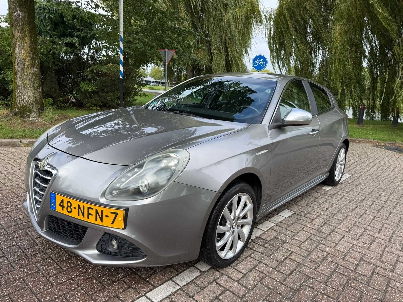 Alfa Romeo Giulietta 1.4 T Distinctive 48-NFN-7, Auto's, Voorwielaandrijving, Euro 5, Gebruikt, 4 cilinders