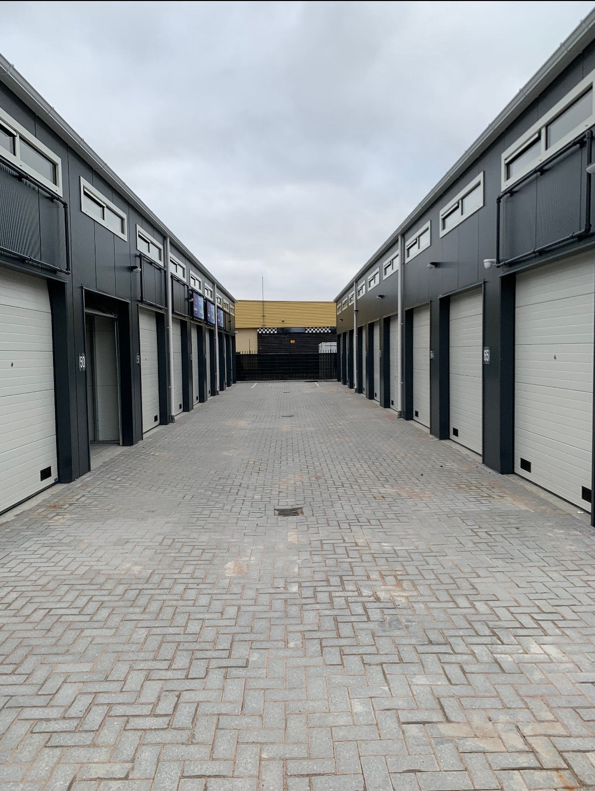XL Garagebox / opslagruimte Almere Buiten te HUUR - 36m2, Auto diversen