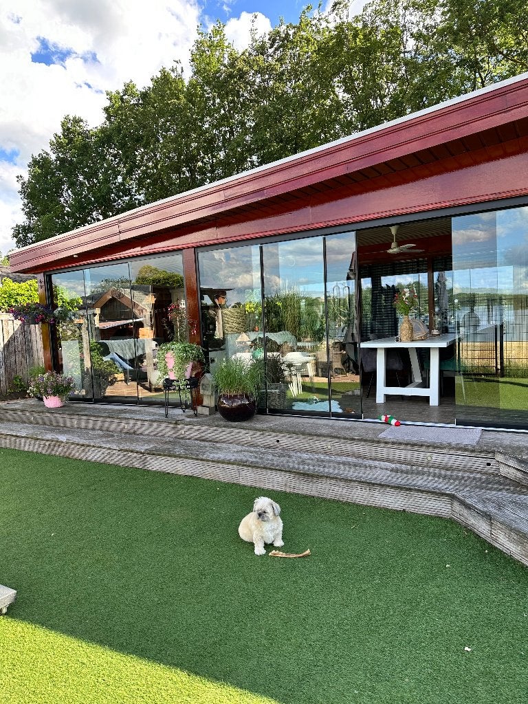 Prachtige 6 persoons Chalet aan het strand, Recreatiepark, Chalet, Bungalow of Caravan, Aan meer of rivier, Eigenaar