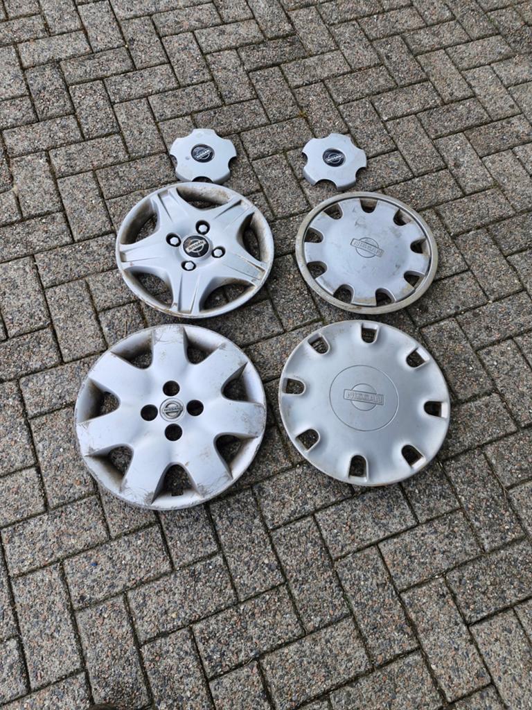 Wieldoppen Nissan 14,15en 16 inch en naafkappen, Gebruikt, Ophalen of Verzenden